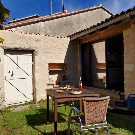 La Maison De Thomas Saint-Amant-de-Boixe Eksteriør bilde