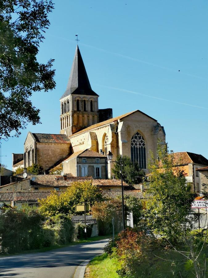 La Maison De Thomas Saint-Amant-de-Boixe Eksteriør bilde